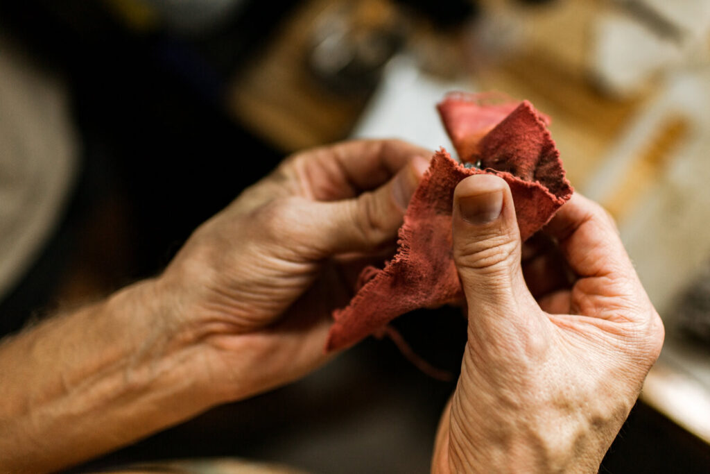 Cuidado de las joyas de cobre reciclado